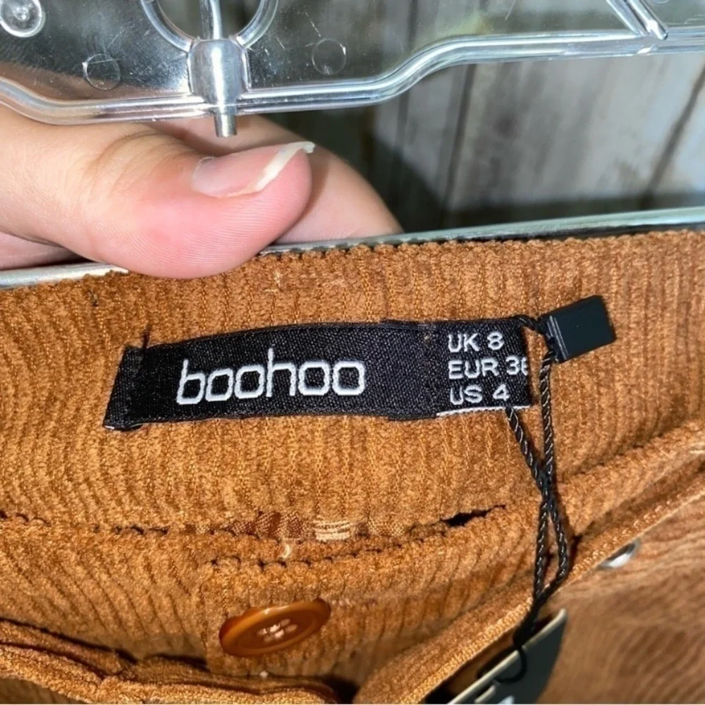 NWT Boohoo Chunky Cord Belted Turn Up Shorts In Chocolate - Picture 4 of 5